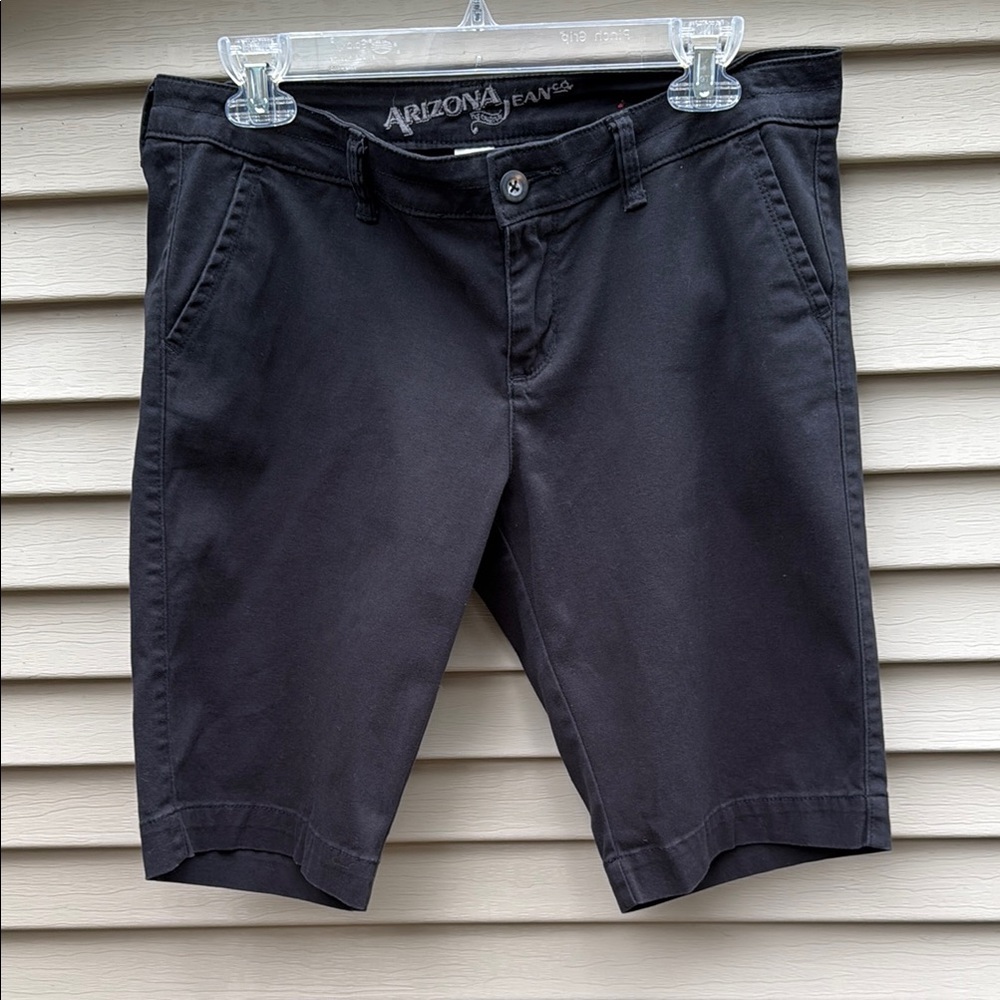 Arizona Jeans Women’s Black Casual Longer Shorts Size 11